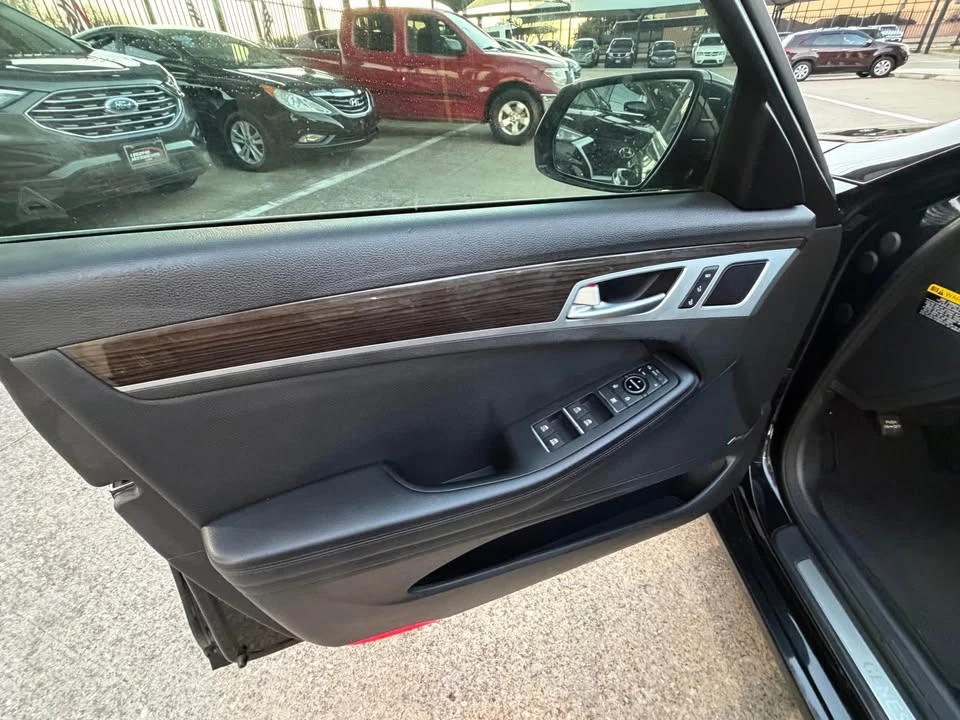2016 Hyundai Genesis - Image 7 of 8