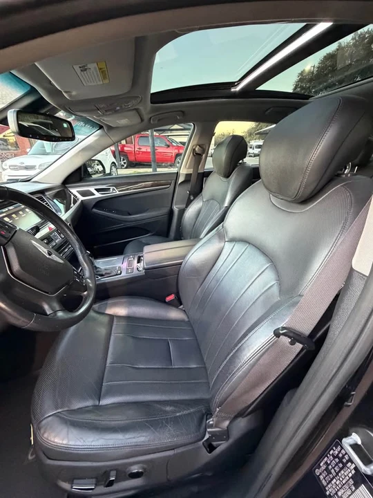 2016 Hyundai Genesis - Image 5 of 8