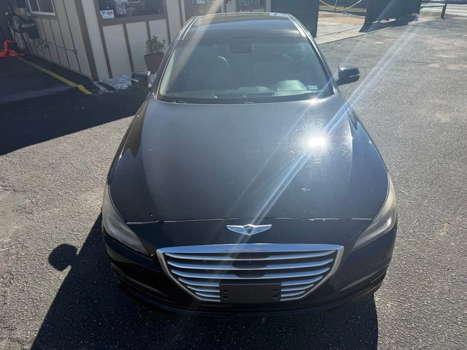 2016 Hyundai Genesis - Image 10 of 15