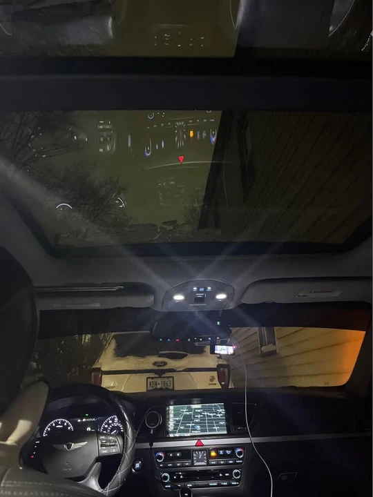 2016 Hyundai Genesis - Image 16 of 19