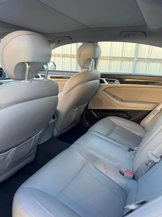 2016 Hyundai Genesis - Image 6 of 12