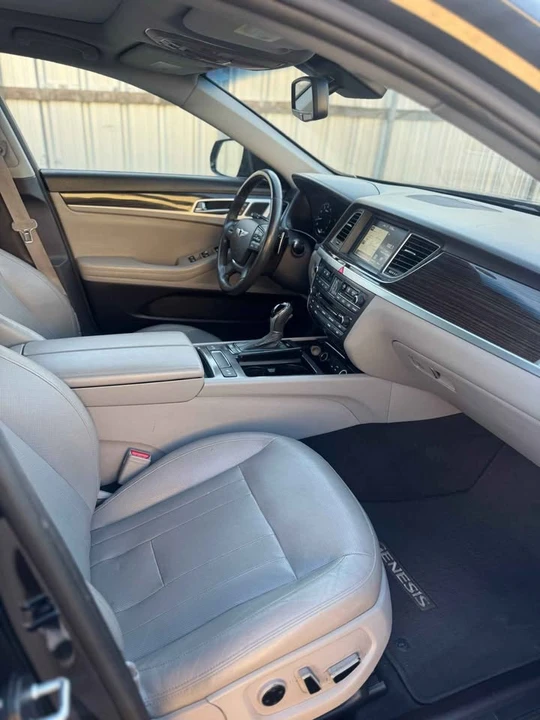 2016 Hyundai Genesis - Image 9 of 12