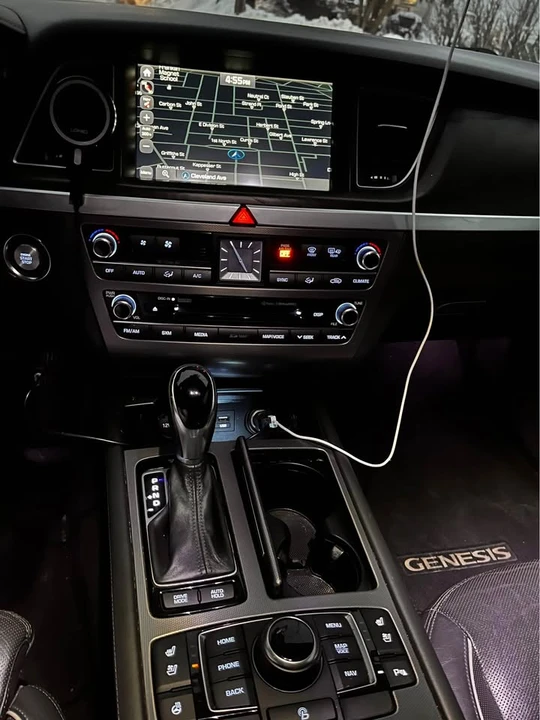 2016 Hyundai Genesis - Image 12 of 19