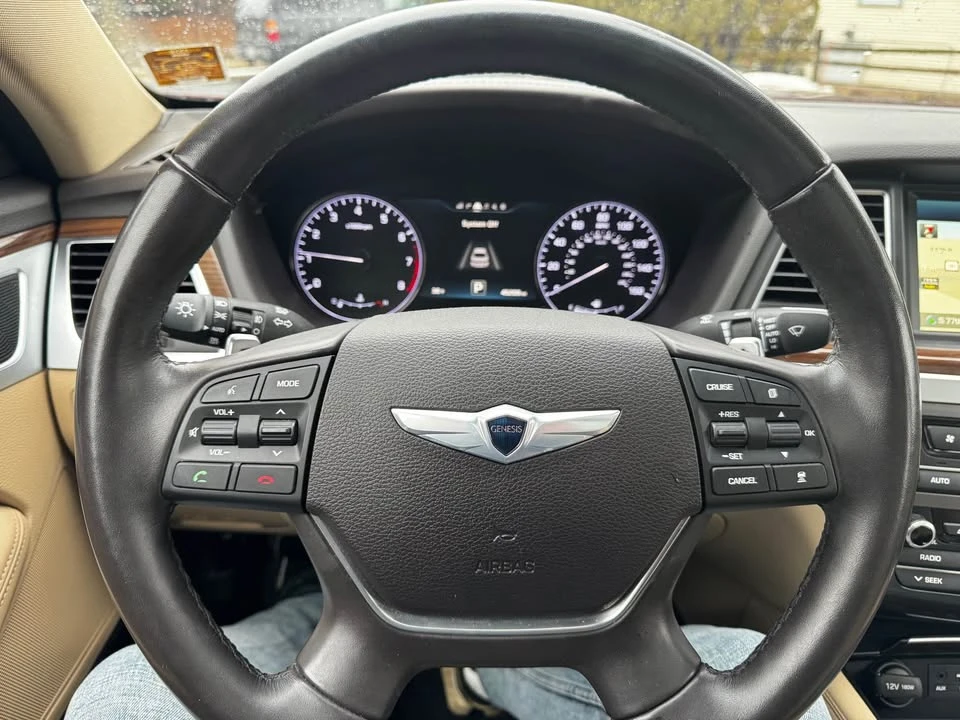 2016 Hyundai Genesis - Image 13 of 20