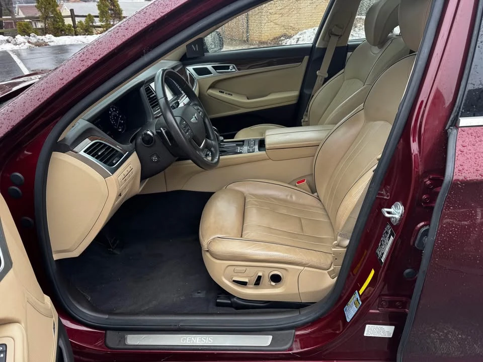 2016 Hyundai Genesis - Image 10 of 20