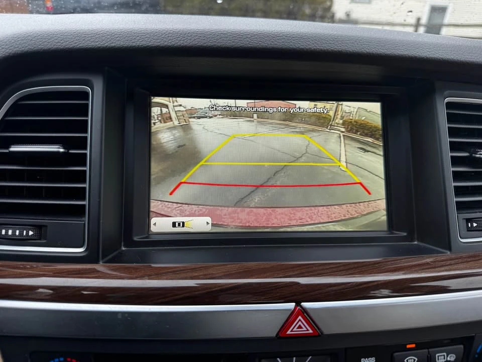 2016 Hyundai Genesis - Image 12 of 20