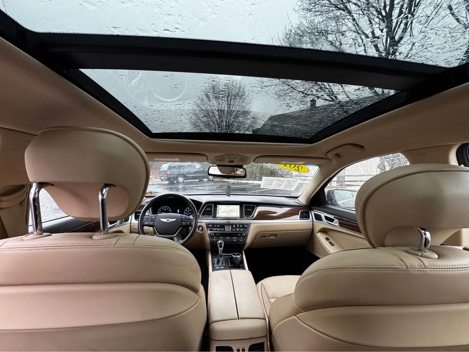 2016 Hyundai Genesis - Image 9 of 20