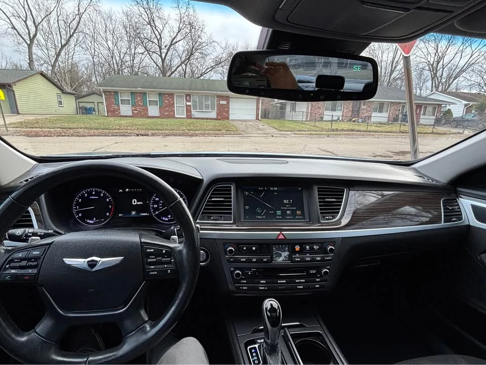 2016 Hyundai Genesis - Image 11 of 12