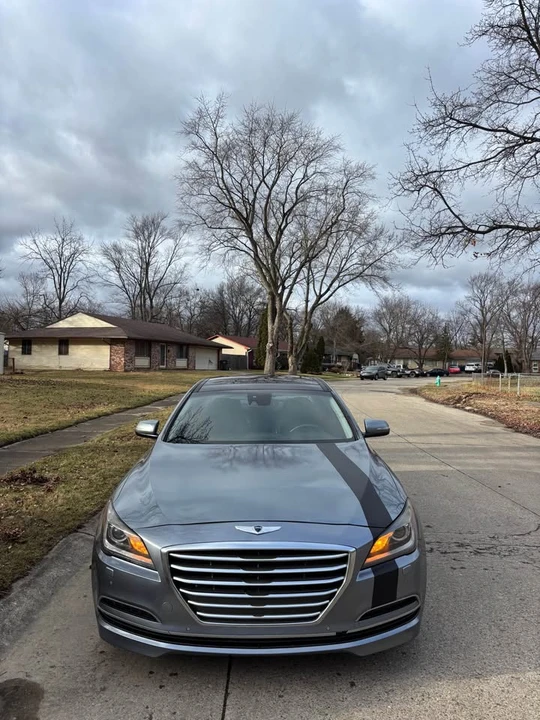 2016 Hyundai Genesis - Image 2 of 20