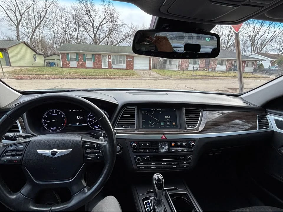 2016 Hyundai Genesis - Image 15 of 20