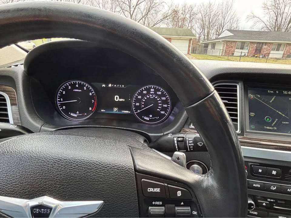 2016 Hyundai Genesis - Image 19 of 20