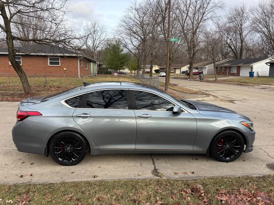 2016 Hyundai Genesis - Image 9 of 12