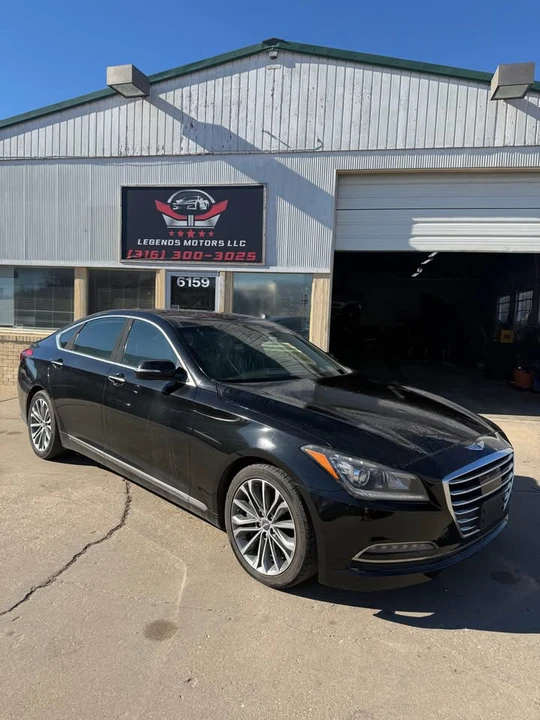 2016 Hyundai Genesis - Image 2 of 17