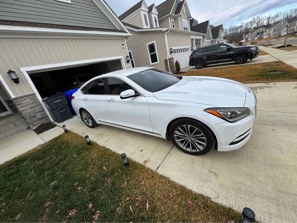 2016 Hyundai Genesis - Image 2 of 3
