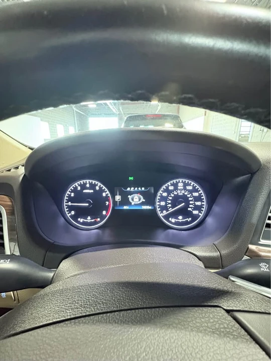 2016 Hyundai Genesis - Image 12 of 20