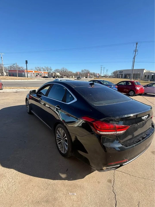 2016 Hyundai Genesis - Image 5 of 17