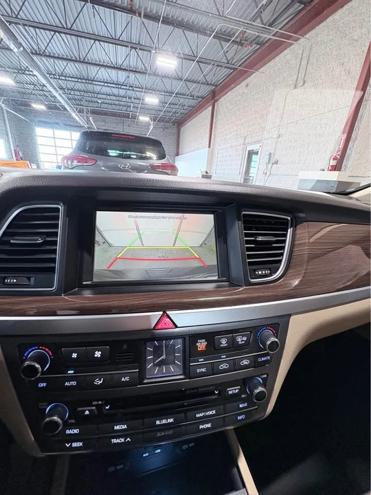 2016 Hyundai Genesis - Image 15 of 20