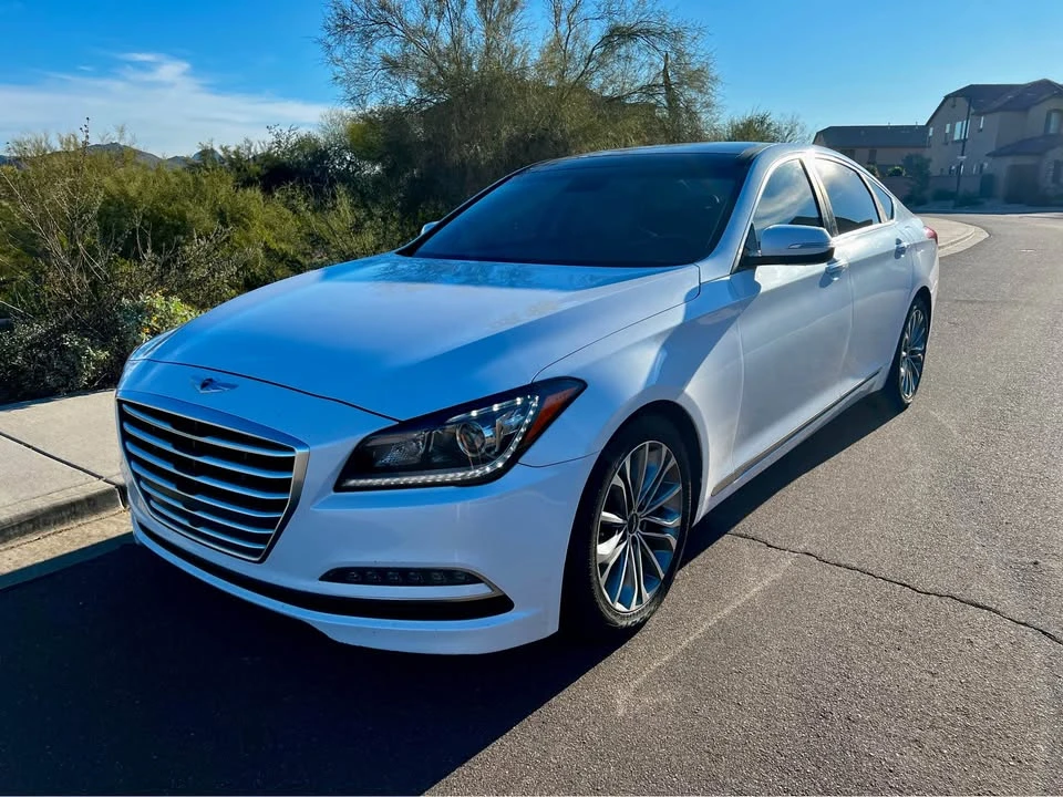2016 Hyundai Genesis - Image 4 of 12