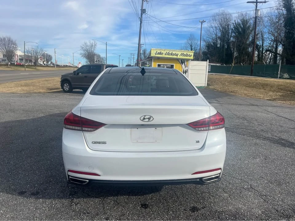 2016 Hyundai Genesis - Image 2 of 16