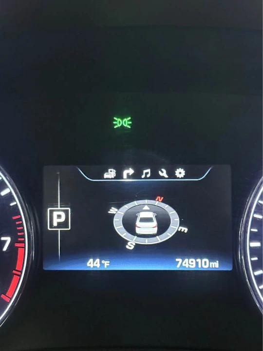 2016 Hyundai Genesis - Image 11 of 20