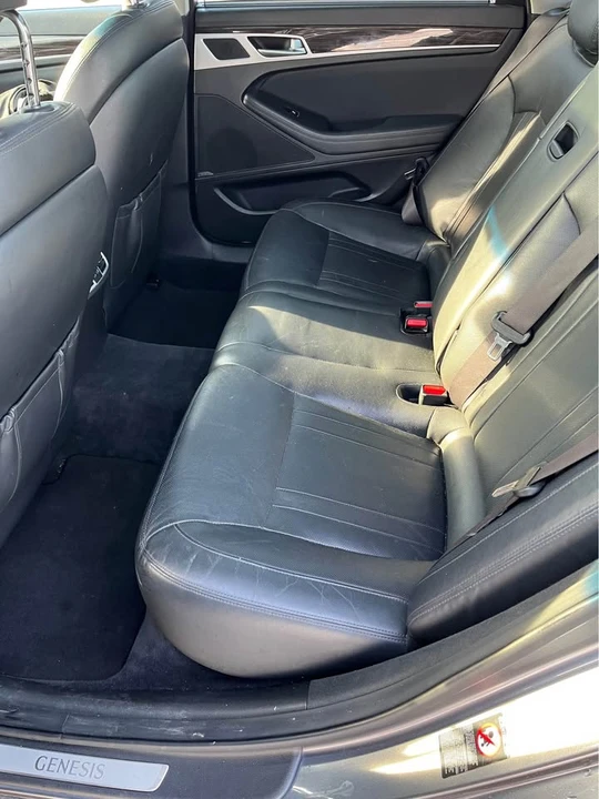 2016 Hyundai Genesis - Image 9 of 14