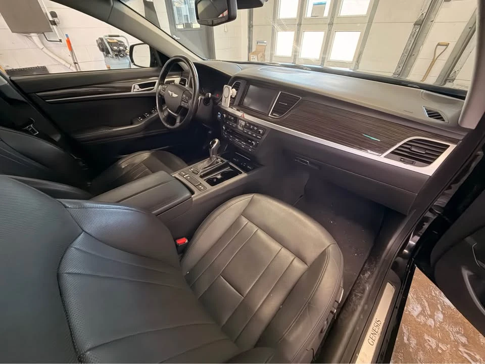2016 Hyundai Genesis - Image 10 of 14