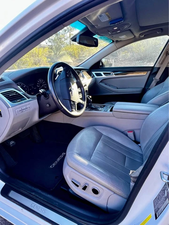 2016 Hyundai Genesis - Image 9 of 12