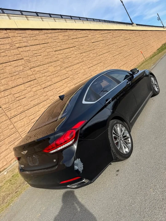 2016 Hyundai Genesis - Image 6 of 10