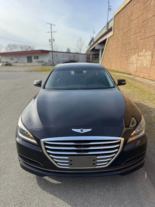2016 Hyundai Genesis - Image 2 of 10
