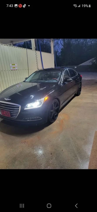 2016 Hyundai Genesis - Image 2 of 8