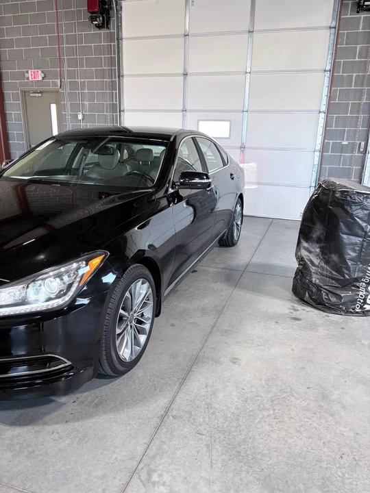 2016 Hyundai Genesis - Image 2 of 20