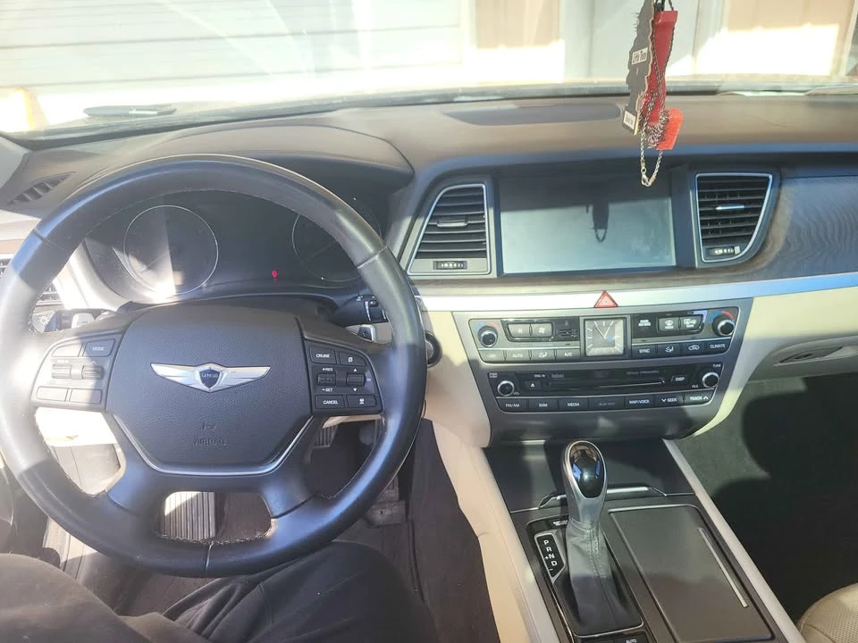 2016 Hyundai Genesis - Image 4 of 8