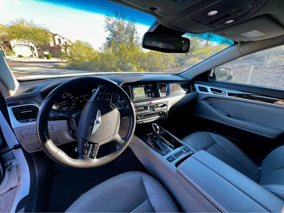 2016 Hyundai Genesis - Image 11 of 12