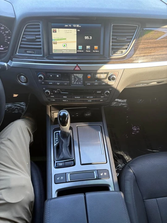 2016 Hyundai Genesis - Image 6 of 10
