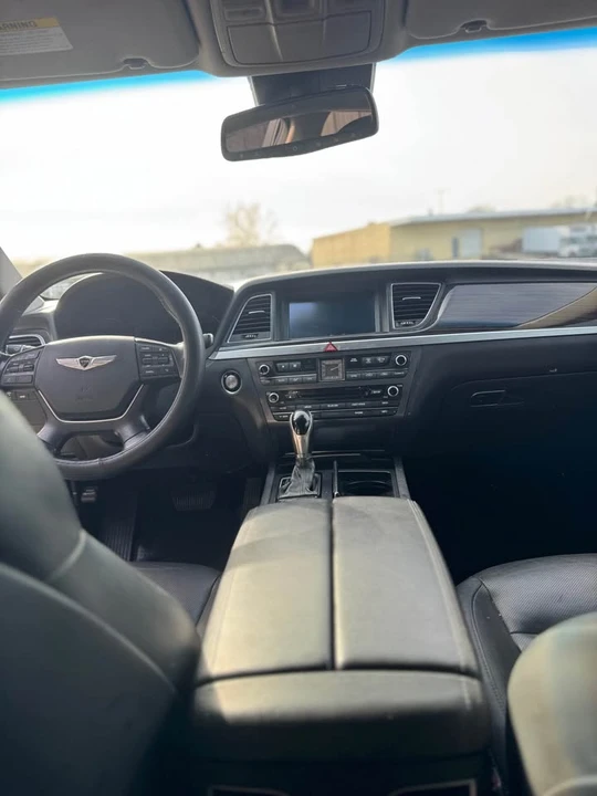 2016 Hyundai Genesis - Image 8 of 10