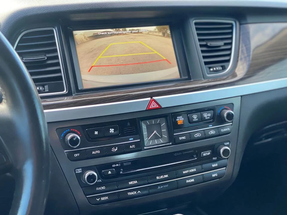 2016 Hyundai Genesis - Image 8 of 9