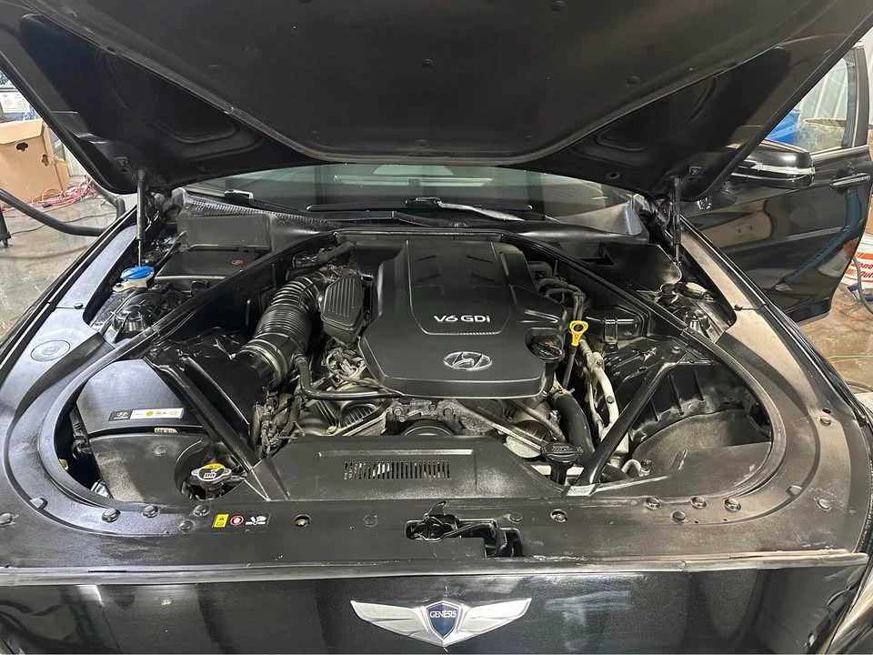 2016 Hyundai Genesis - Image 19 of 20