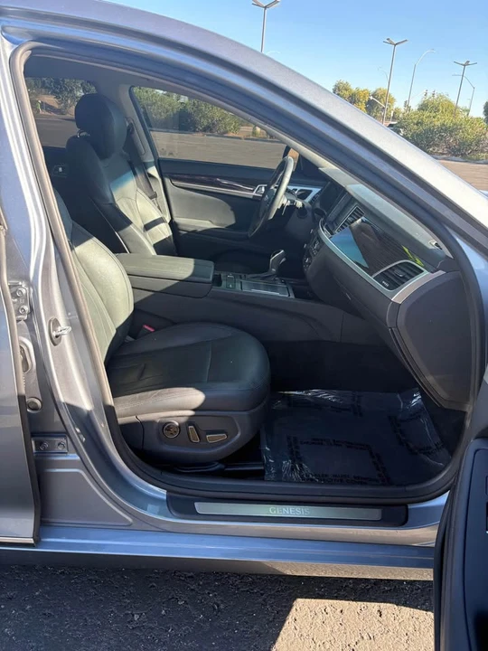 2016 Hyundai Genesis - Image 8 of 10