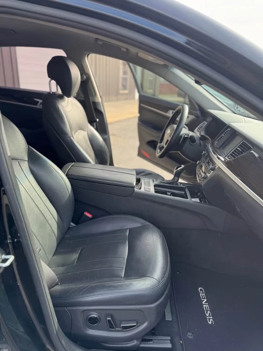 2016 Hyundai Genesis - Image 10 of 10