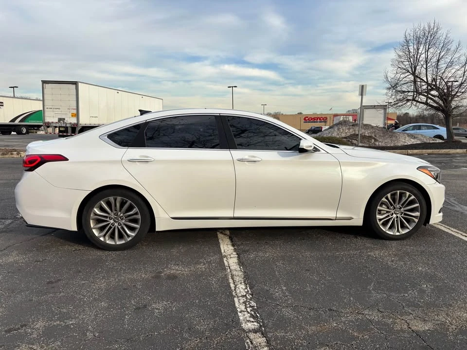 2016 Hyundai Genesis - Image 7 of 12