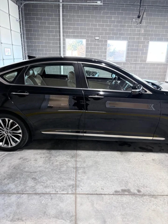 2016 Hyundai Genesis - Image 8 of 20