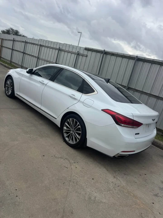 2016 Hyundai Genesis - Image 2 of 10