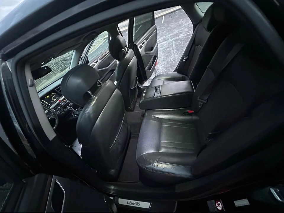 2016 Hyundai Genesis - Image 13 of 20