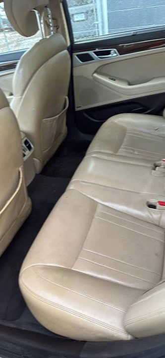 2016 Hyundai Genesis - Image 11 of 13