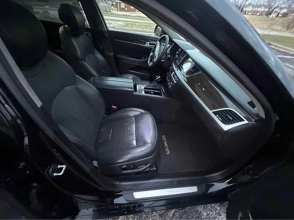 2016 Hyundai Genesis - Image 10 of 20