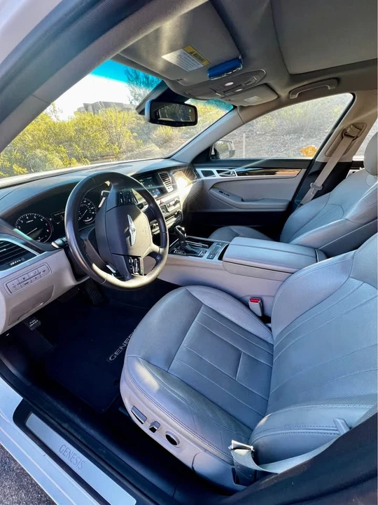 2016 Hyundai Genesis - Image 10 of 12