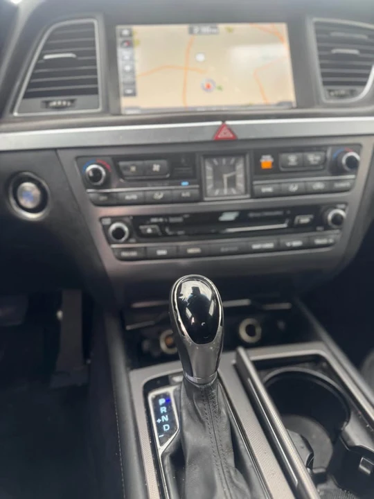 2016 Hyundai Genesis - Image 9 of 10