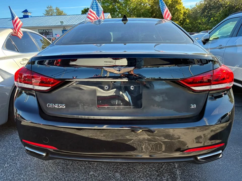 2016 Hyundai Genesis - Image 4 of 8