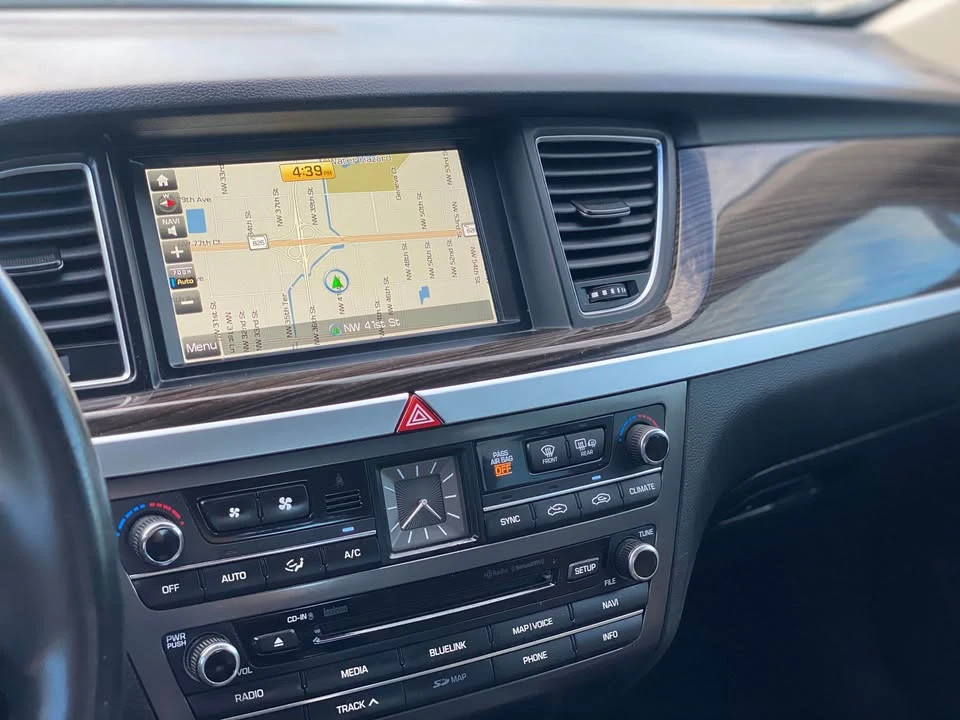 2016 Hyundai Genesis - Image 9 of 9