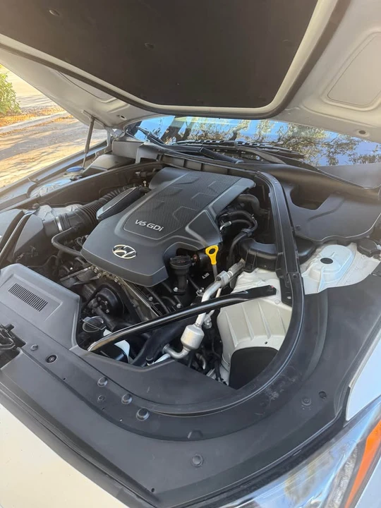 2016 Hyundai Genesis - Image 7 of 8